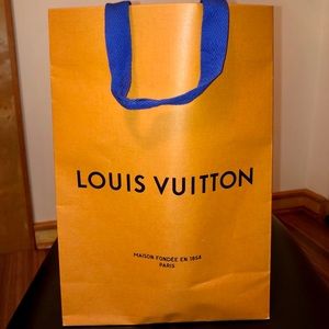 LOUIS VUITTON PAPER BAG NEW!!!